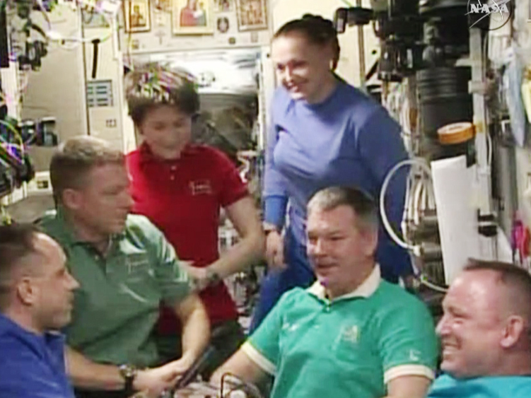 Expedition 42 crew