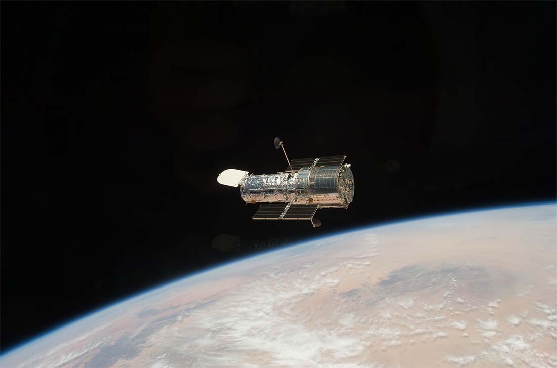 hubble images earth from space