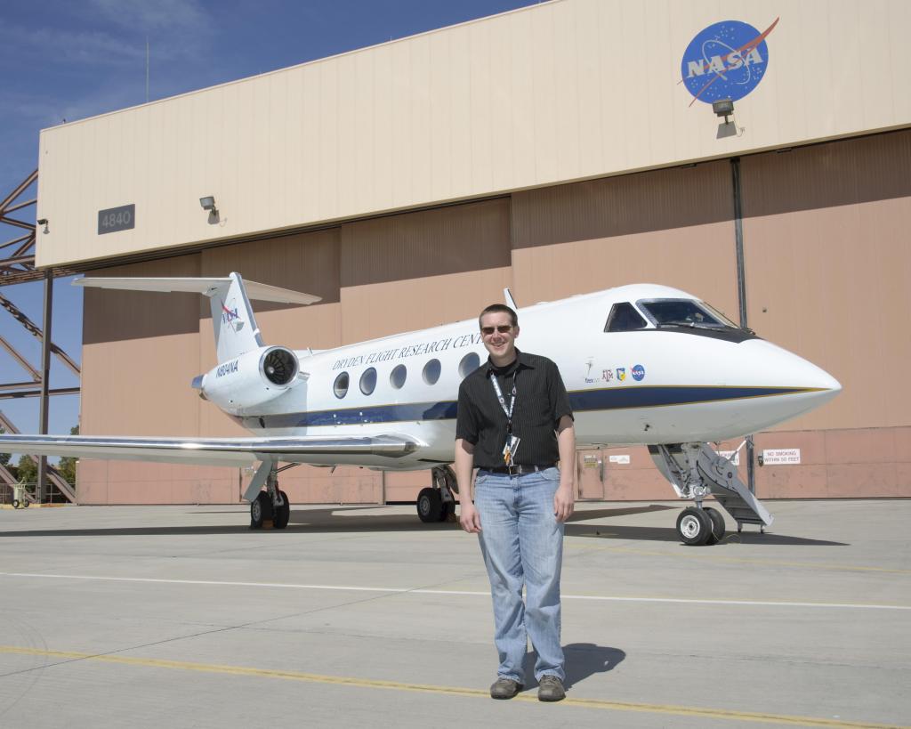 NASA Web Chat To Focus on Aircraft Wing Laminar Airflow Research