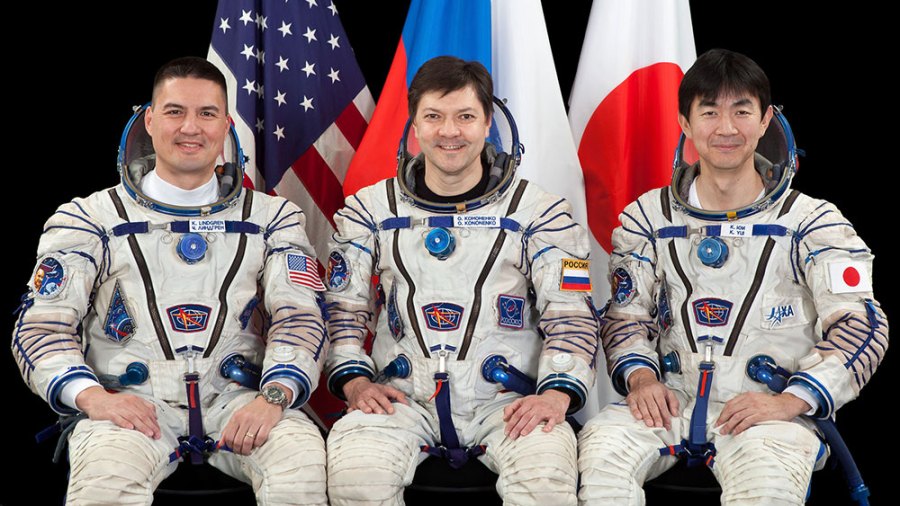 Expedition 44 crew members