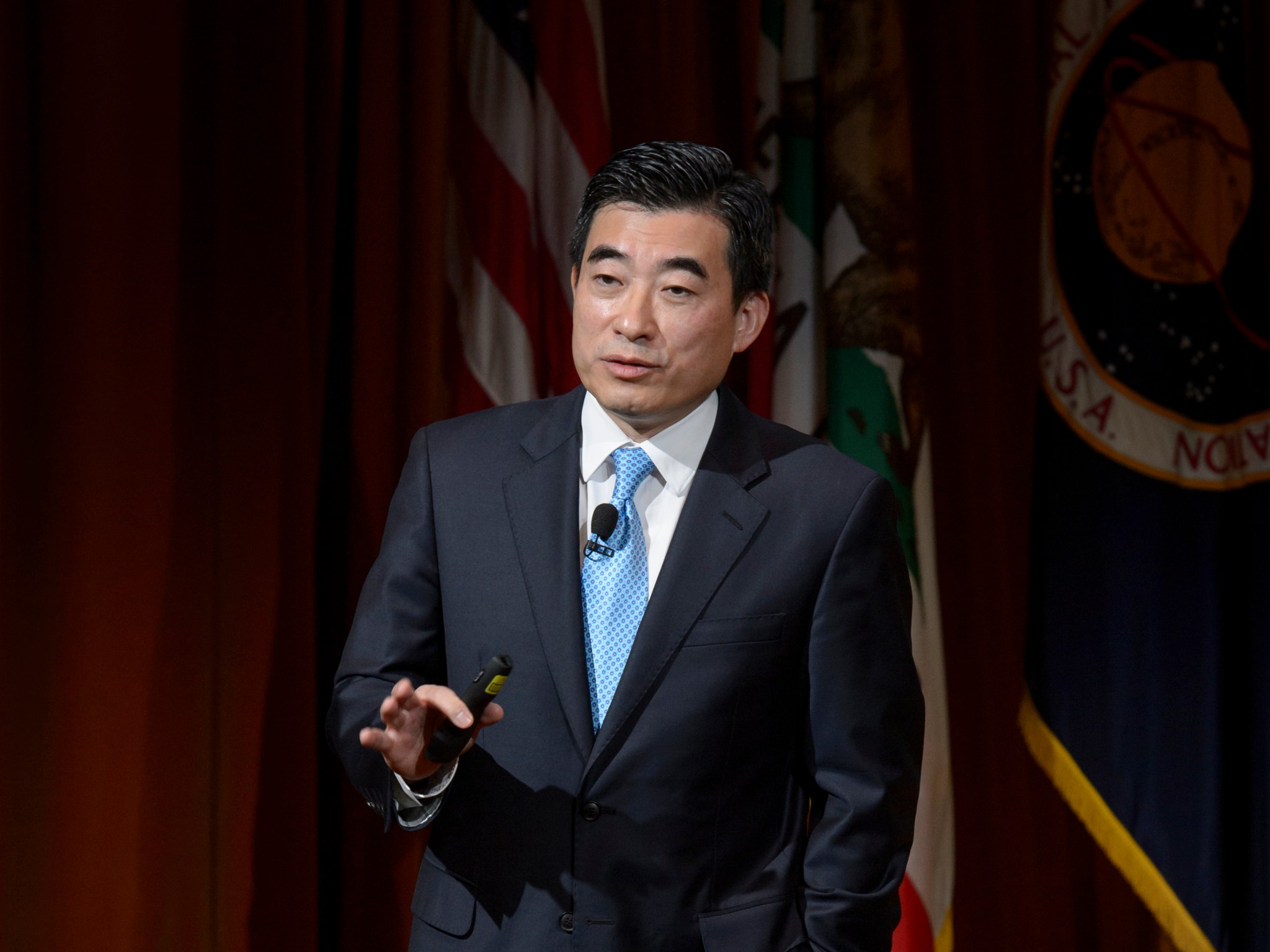 Dr. Jaiwon Shin, associate administrator for Aeronautics, gave an all-hands address March 31, 2016