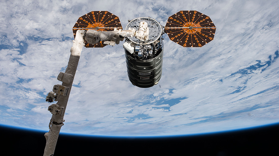 Cygnus Grappled with Canadarm2