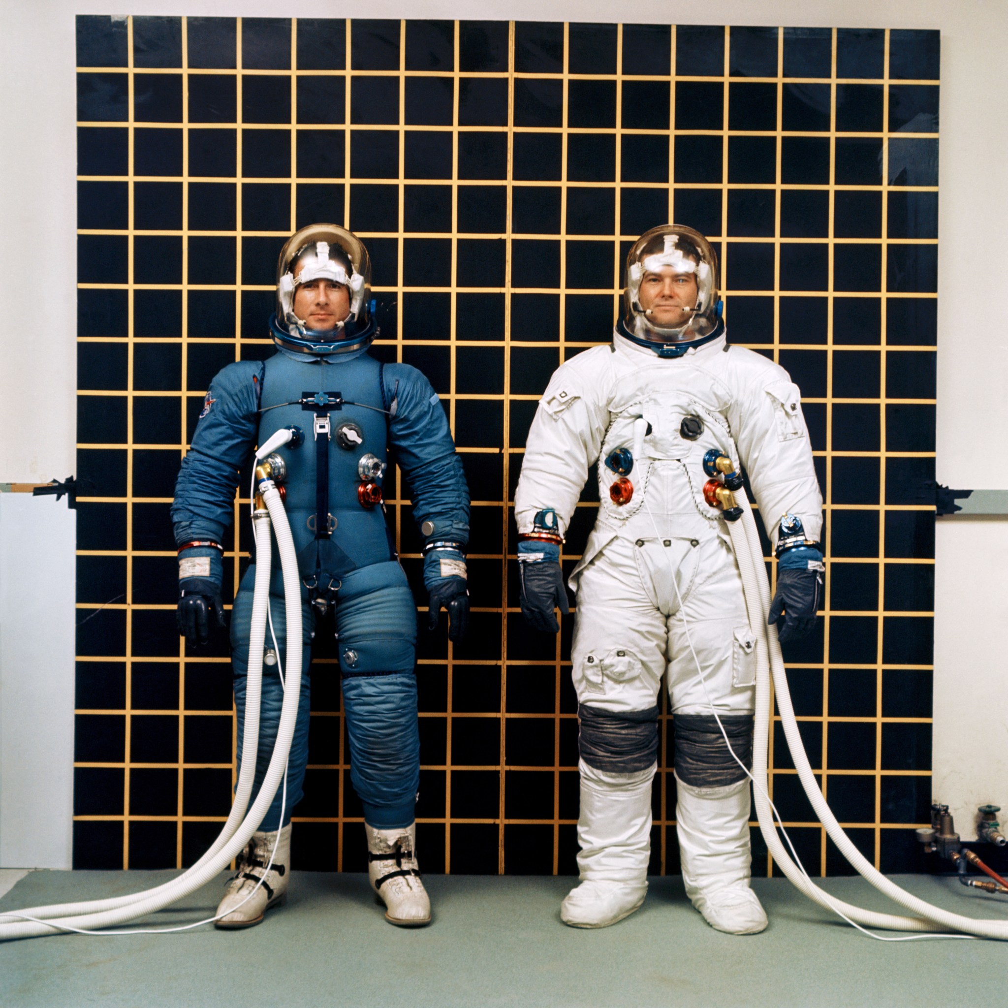 john glenn space suit design