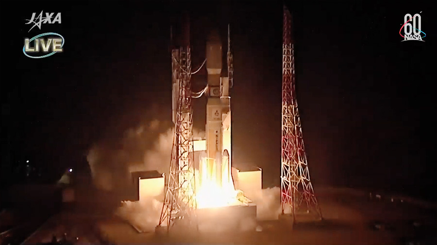 Japan's HTV-7 Resupply Ship Blasts Off