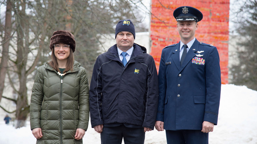 Expedition 59 crew members