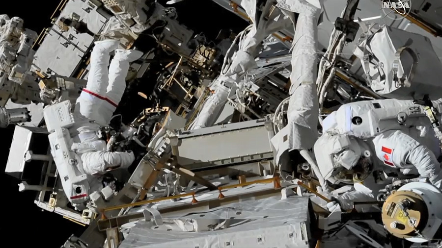 Astronauts Anne McClain and David Saint-Jacques