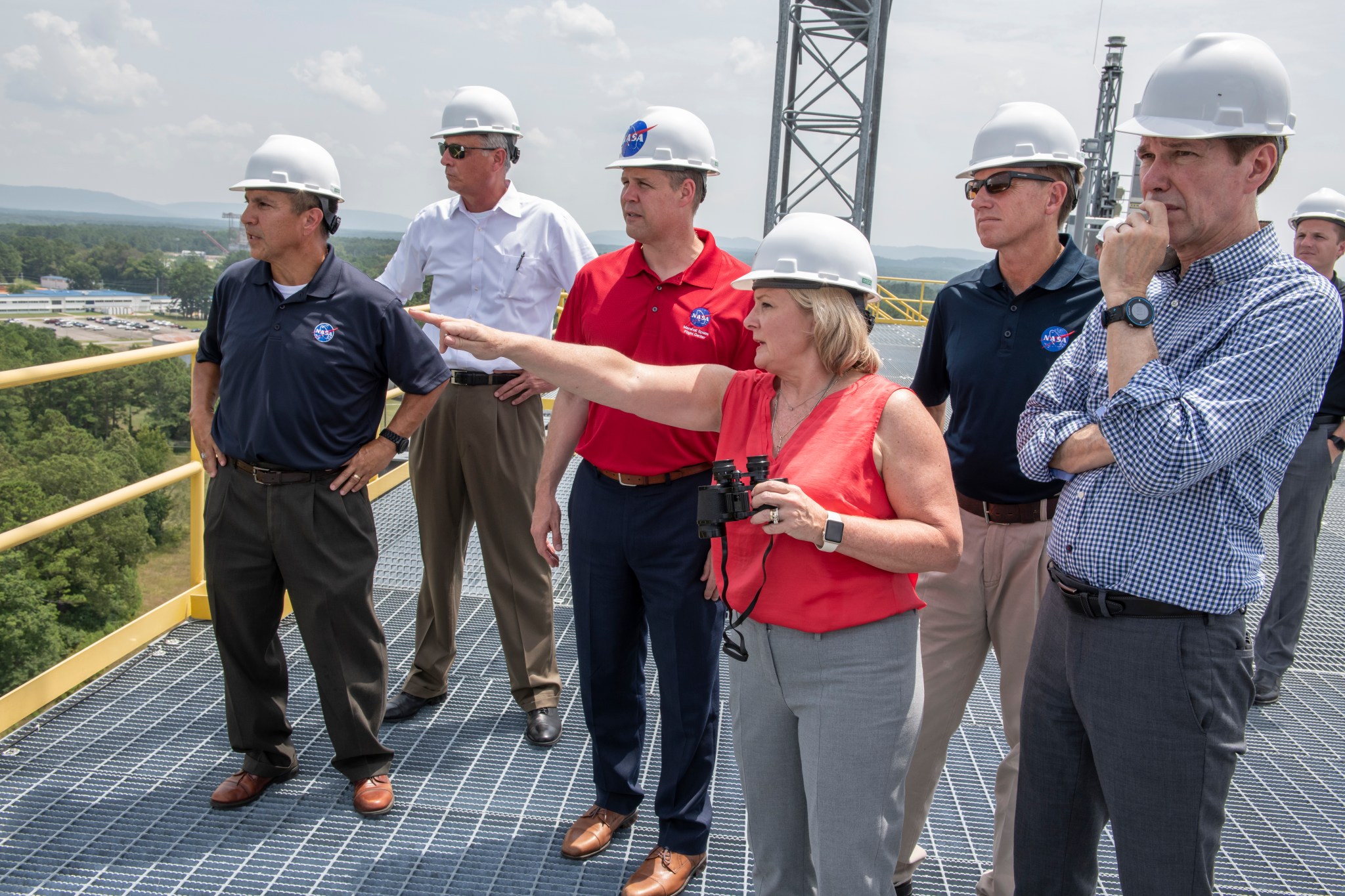 NASA’s Marshall Space Flight Center Director Jody Singer points out an object to NASA Administrator Jim Bridenstine.