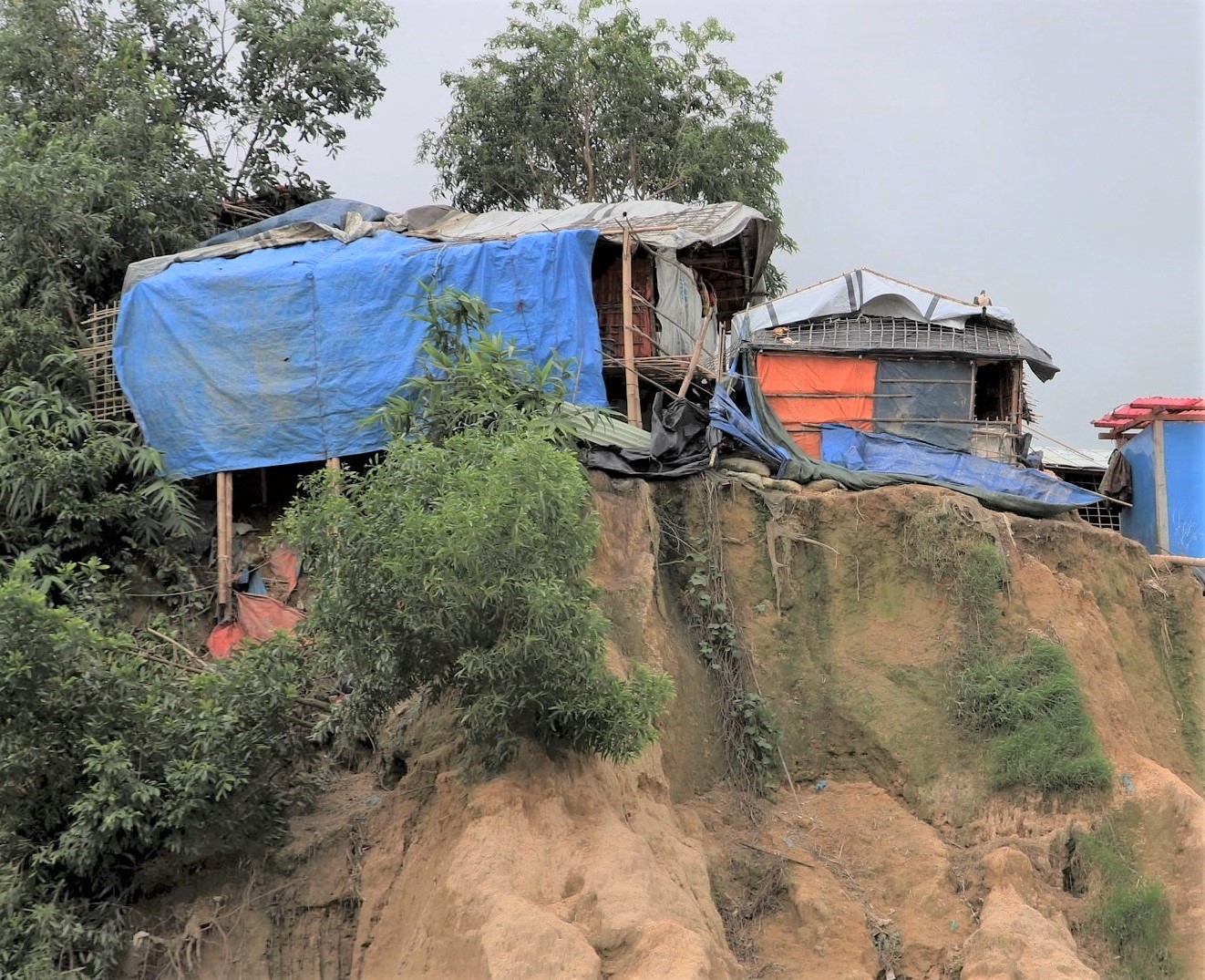 Image of a refugee campsite in Bangladesh.