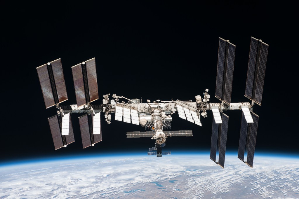 
			美国国家航空航天局国际空间站观测地球20年			