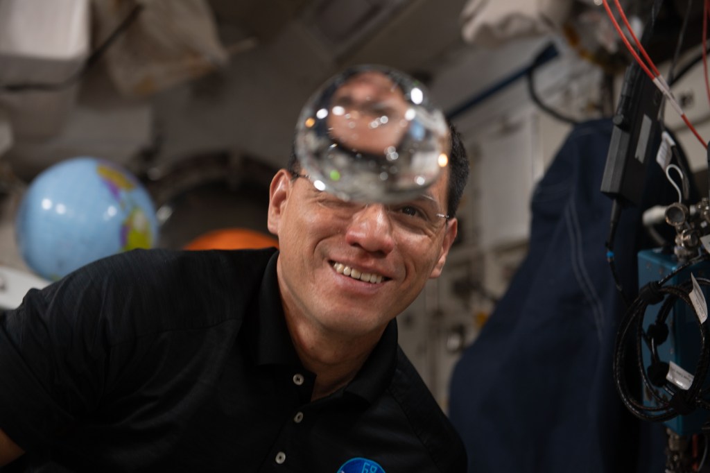 NASA: Charla en directo con el astronauta Frank Rubio desde el espacio