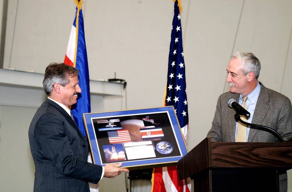 NASA Administrator and Costa Rican Minister of Science and Technology