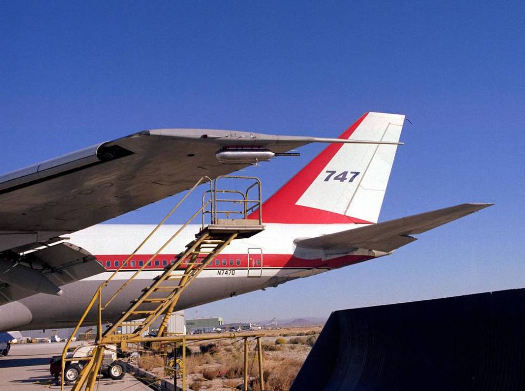 B-747 Trailing Vortices Studies