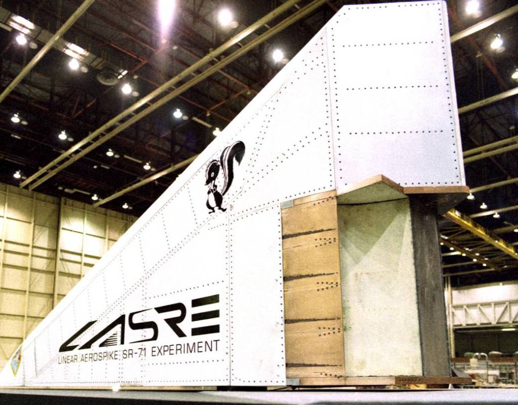 Linear Aerospike SR Experiment (LASRE) Pod