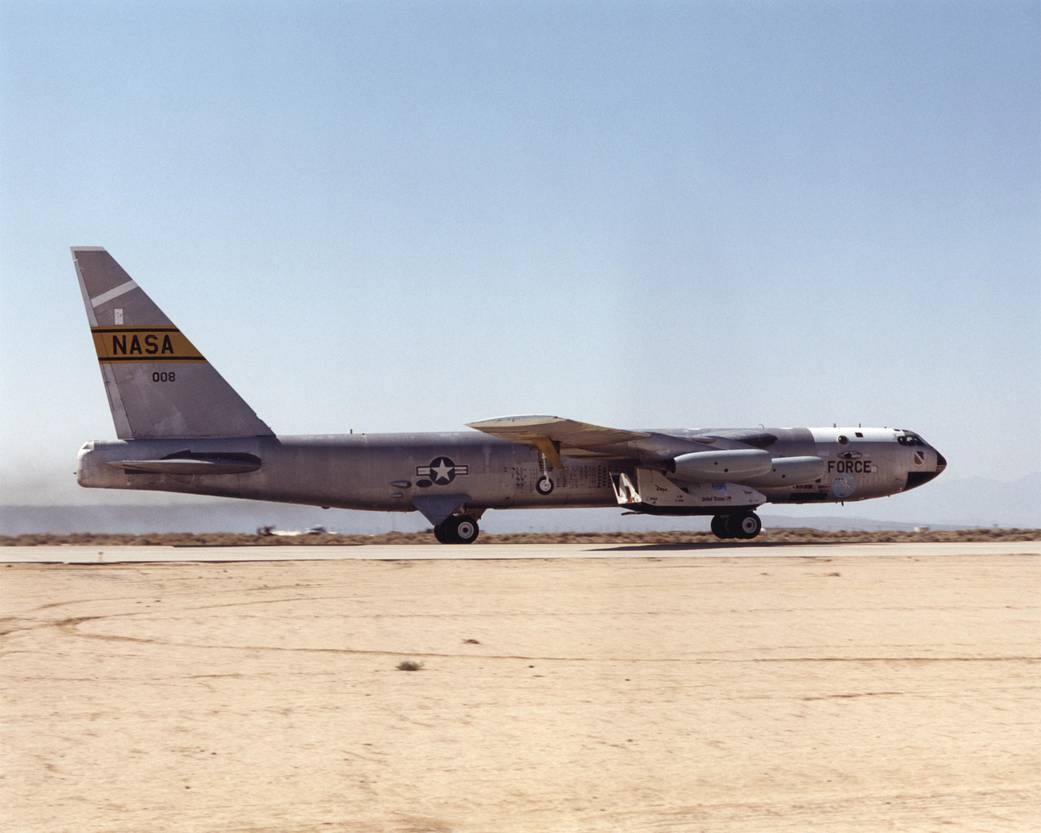 B-52 Takes Off with X-38 Attached