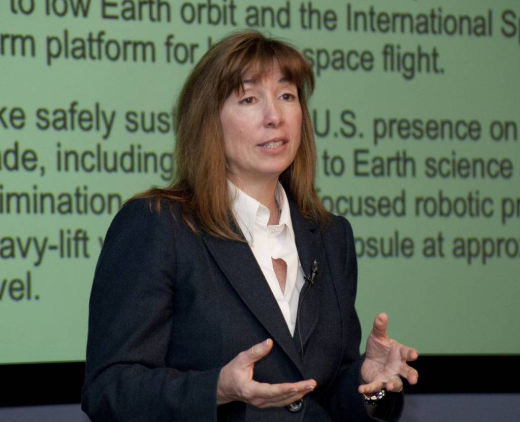 NASA Deputy Administrator Visits Dryden