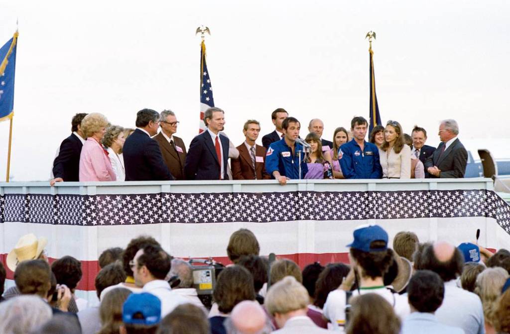 Homecoming for First Shuttle Crew