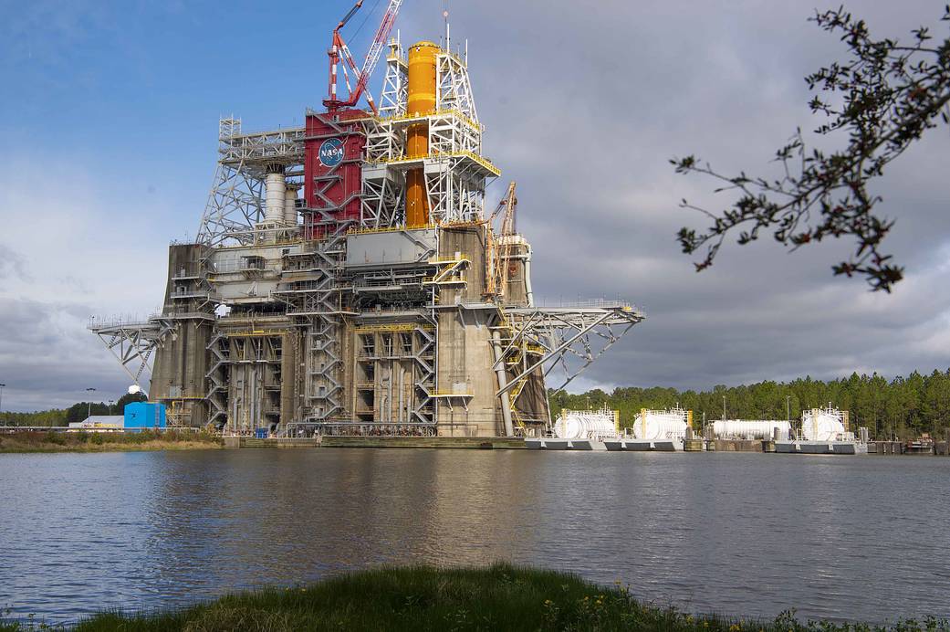 Barges Fill NASA Rocket Stage with Liquid Propellant  