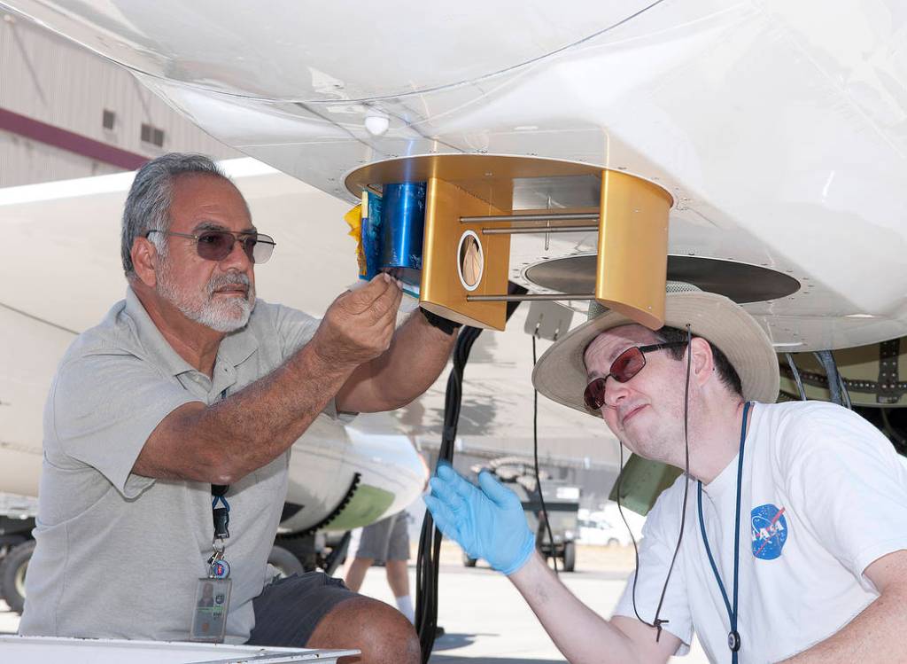 JPL's Laser Hygrometer Installed in ER-2