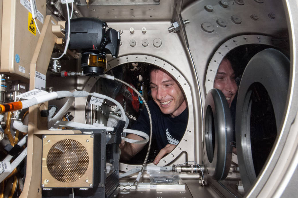 Astronaut Mike Hopkins Sets Up BASS Experiment