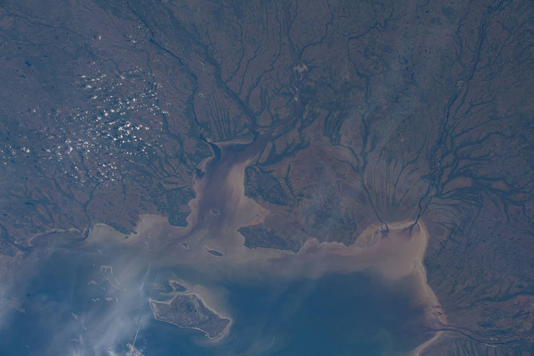 The Nottaway River empties into the southern tip of James Bay