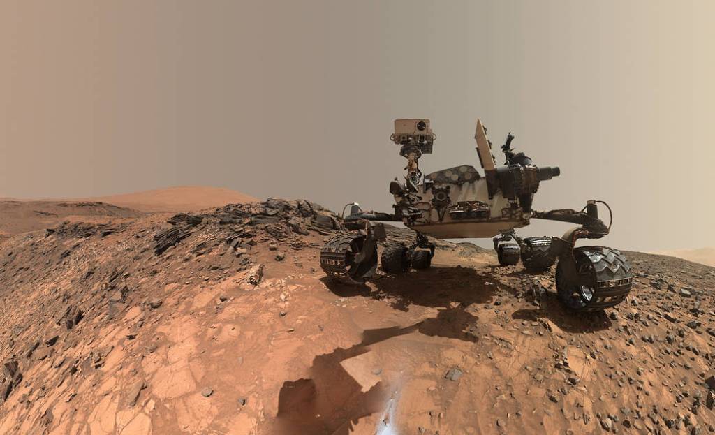 Low-angle self-portrait of NASA's Curiosity Mars rover