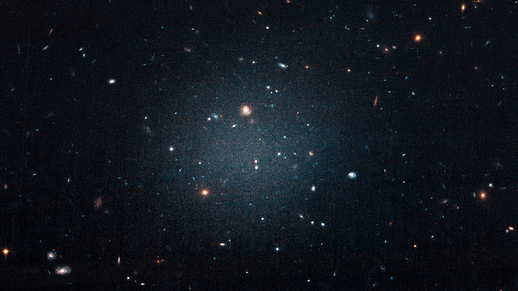 galaxy lacks dark matter