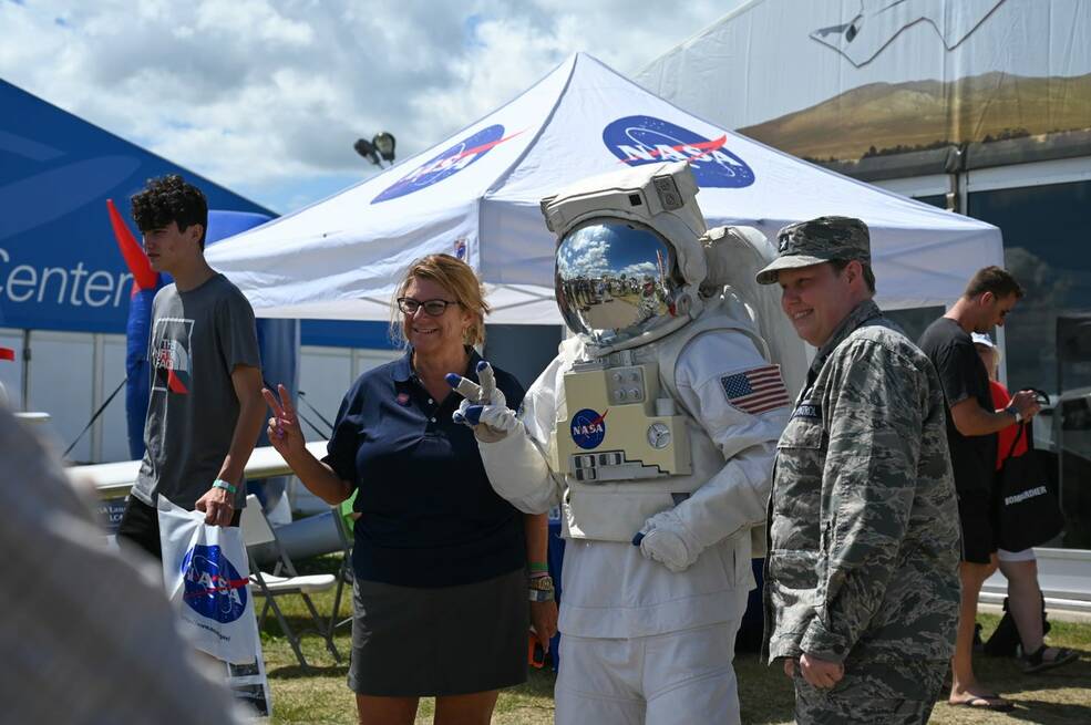 Apollo couture: Astronaut offers replica of iconic NASA flight jacket |  collectSPACE