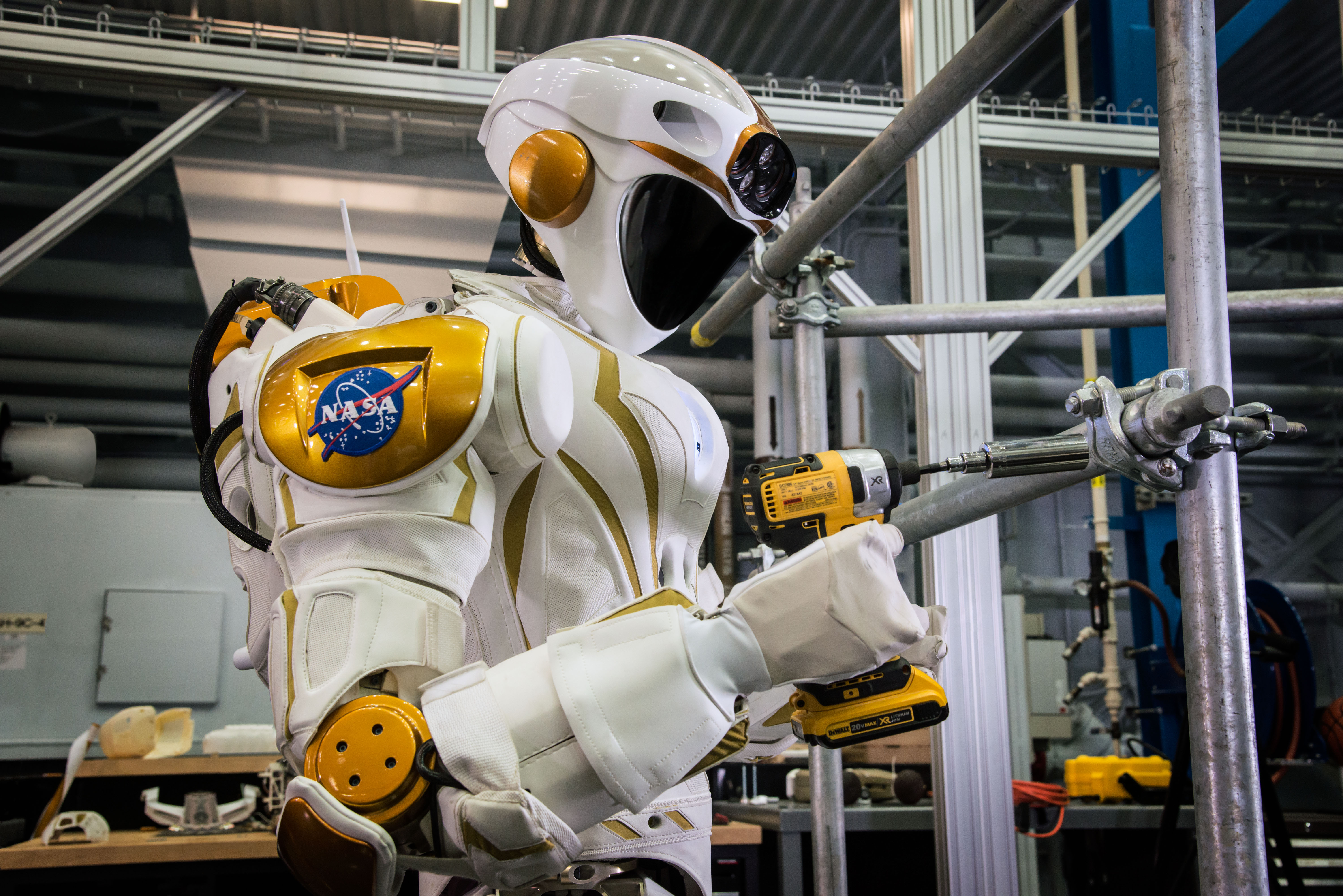 Humanoid robots make grand entry