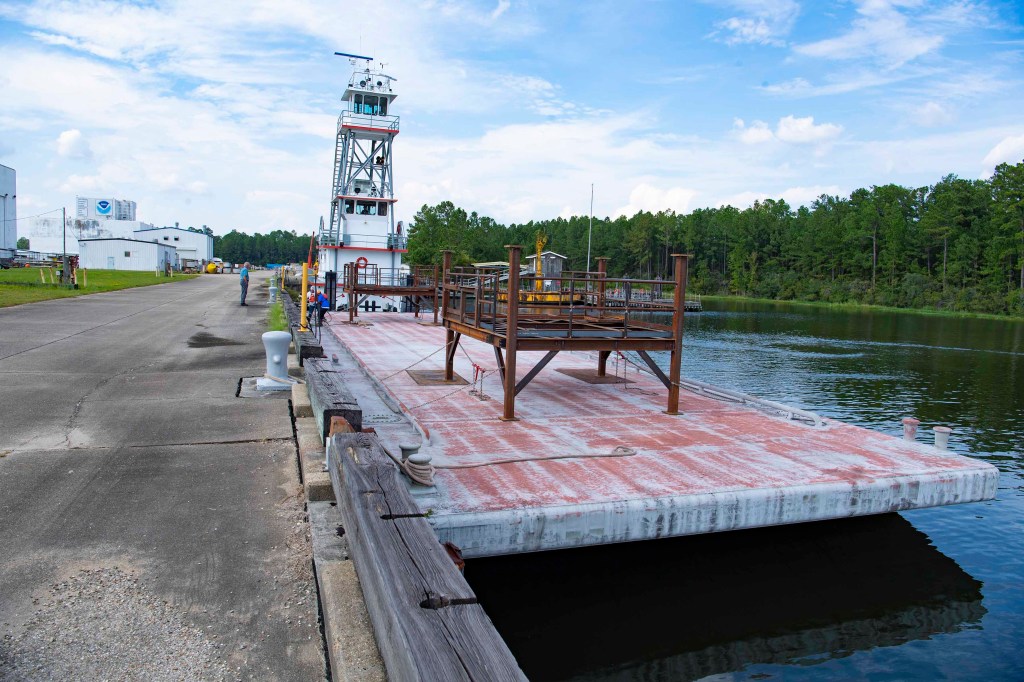 Crews at NASA’s Stennis Space Center receive delivery Sept. 26 of a pair of umbilical support structures for future testing of the new Exploration Upper Stage (EUS).