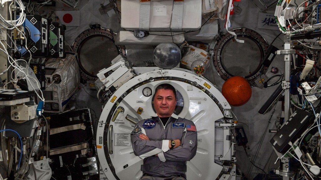 iss067e273992 (Aug. 18, 2022) --- NASA astronaut and Expedition 67 Flight Engineer Kjell Lindgren poses for a portrait inside the International Space Station's Kibo laboratory module.