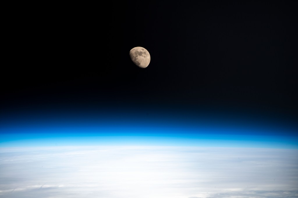 iss068e044225 (Jan. 31, 2023) --- The waxing gibbous Moon is pictured above the Earth's horizon from the International Space Station as it orbited 259 miles above the Gulf of Mexico.
