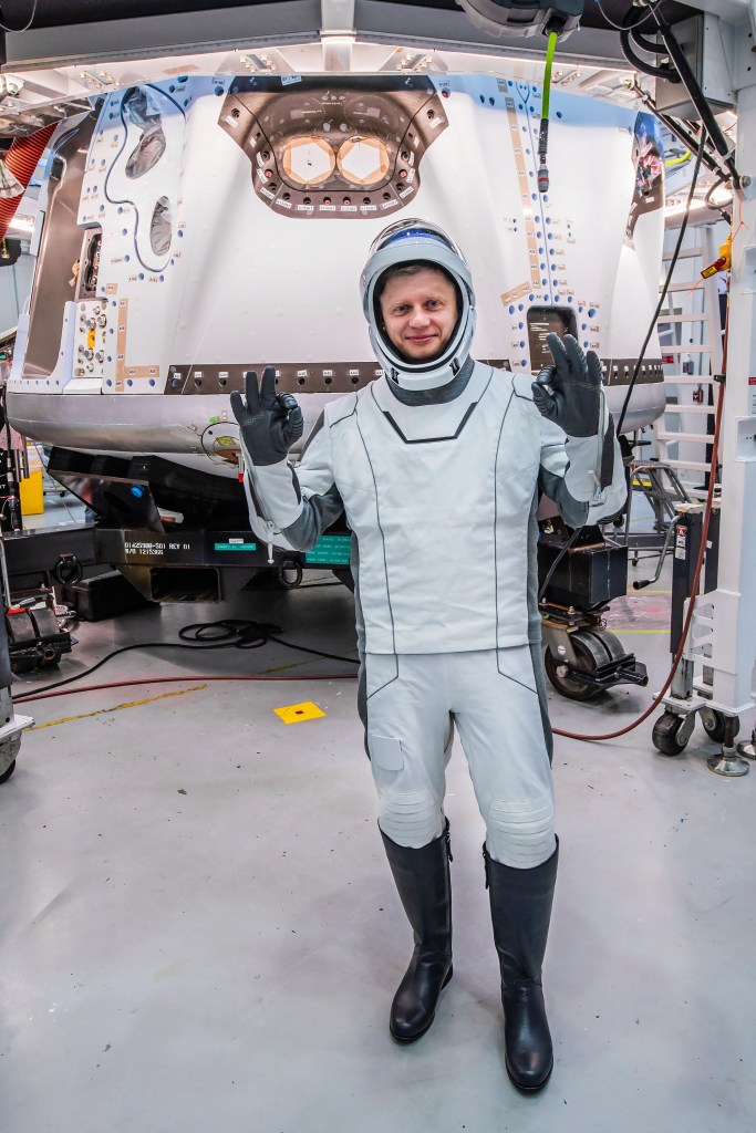 Roscosmos cosmonaut Alexander Grebenkin, mission specialist of NASA’s SpaceX Crew-8 mission, participates in the Crew Equipment Interface Test at NASA’s Kennedy Space Center in Florida to rehearse launch day activities and get a close look at the spacecraft that will take him to the International Space Station.