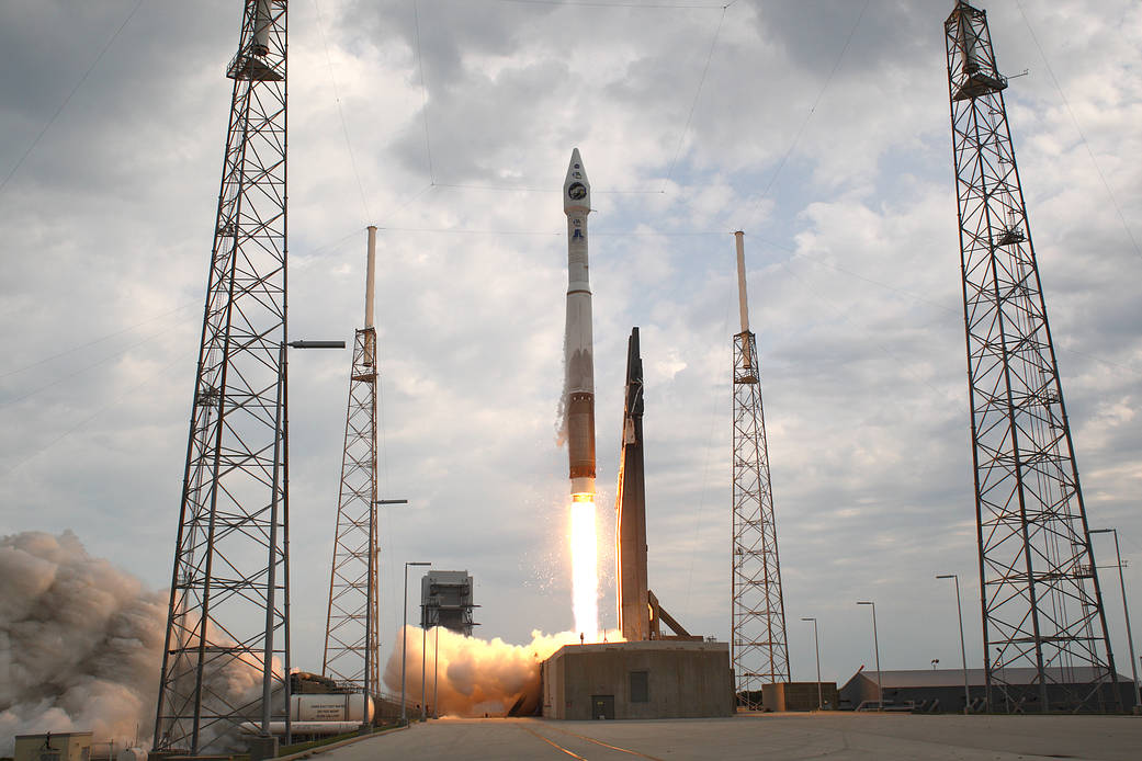 Launch of LRO and LCROSS on an Atlas V rocket