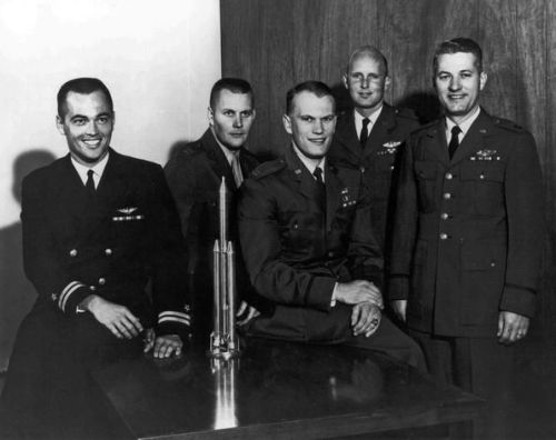 Group 2 – Robert L. Crippen, Robert F. Overmyer, Karol J. Bobko, C. Gordon Fullerton, and Henry W. Hartsfield