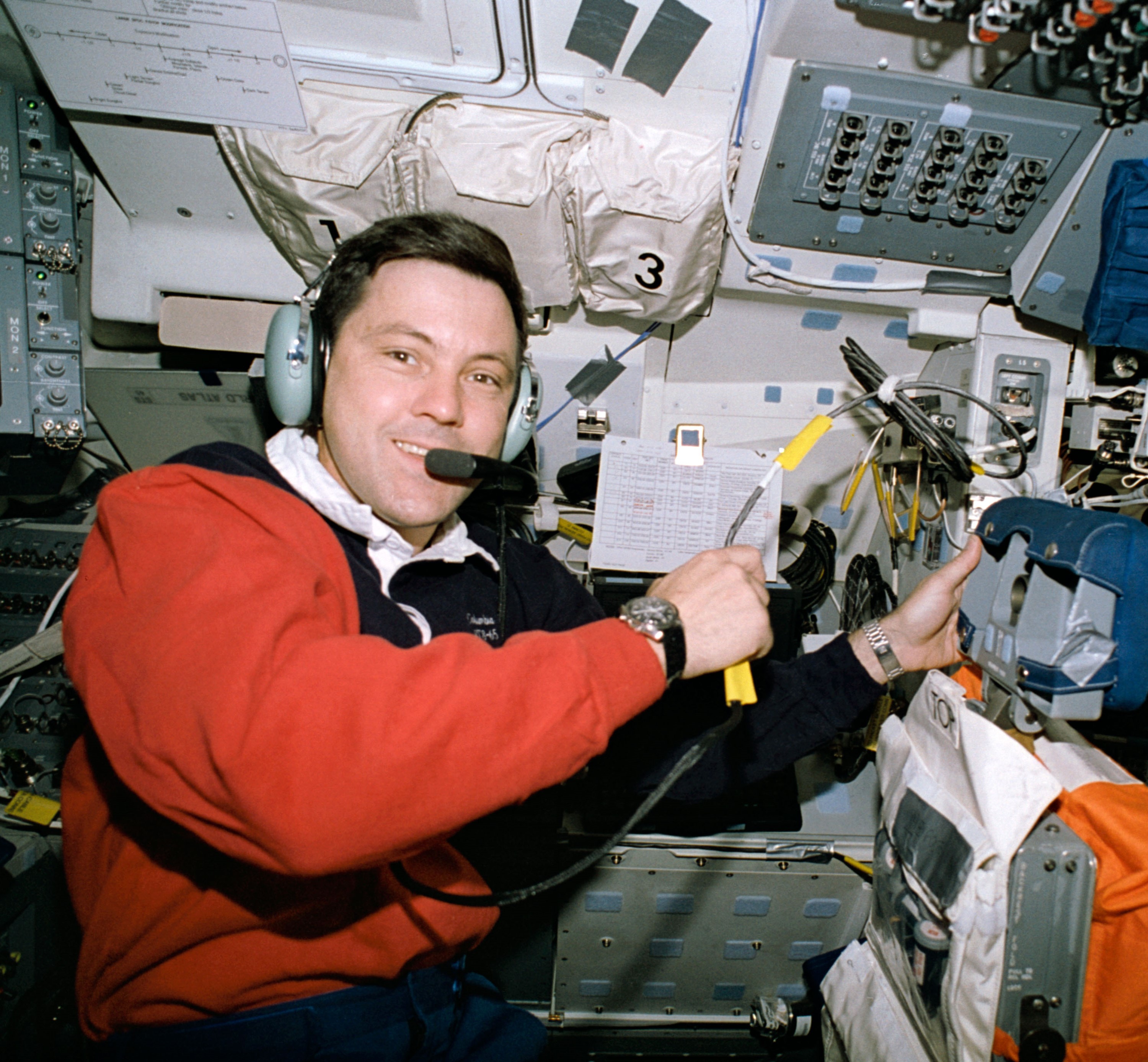 Robert D. Cabana uses the shuttle’s amateur radio