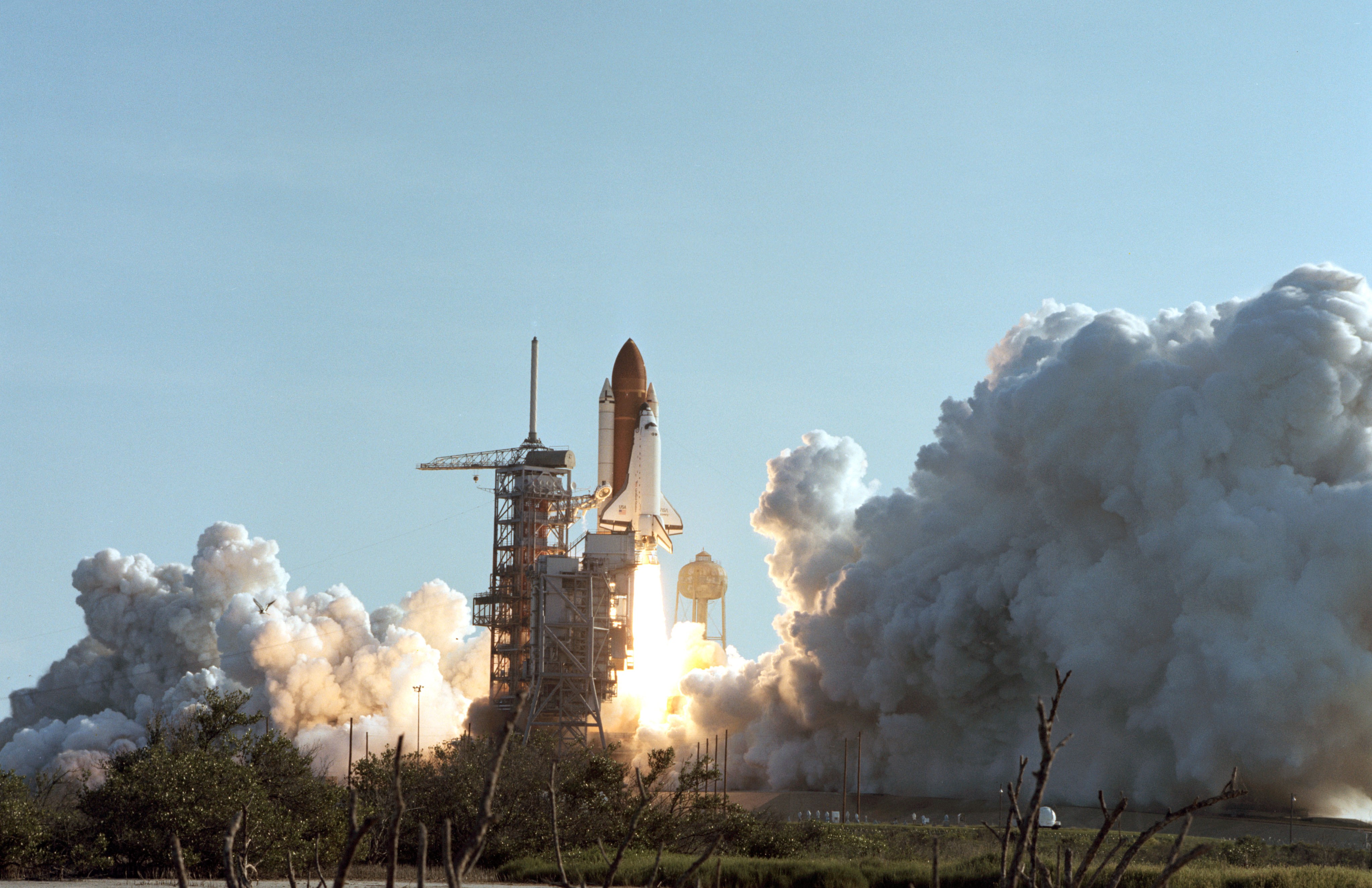 Liftoff of Discovery on the STS-41D mission