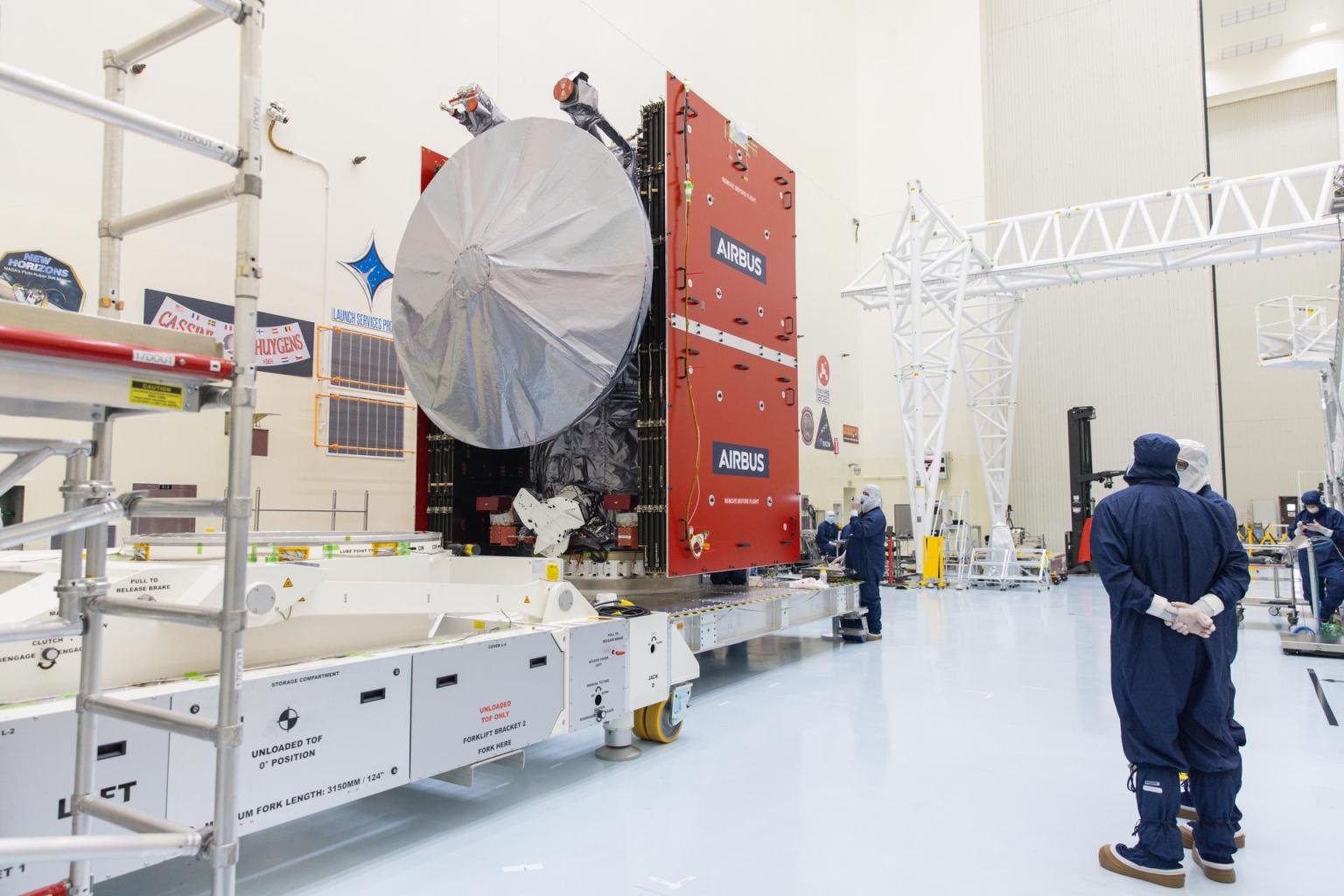 This image shows technicians working to complete operations prior to propellant load for NASA’s Europa Clipper spacecraft inside the Payload Hazardous Servicing Facility at the agency’s Kennedy Space Center in Florida on Tuesday, Sept. 11, 2024.