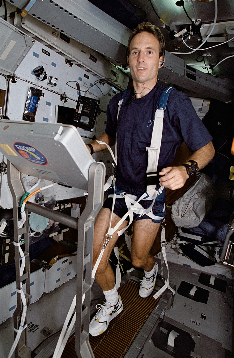 Jerry M. Linenger gets in a workout while also evaluating the treadmill