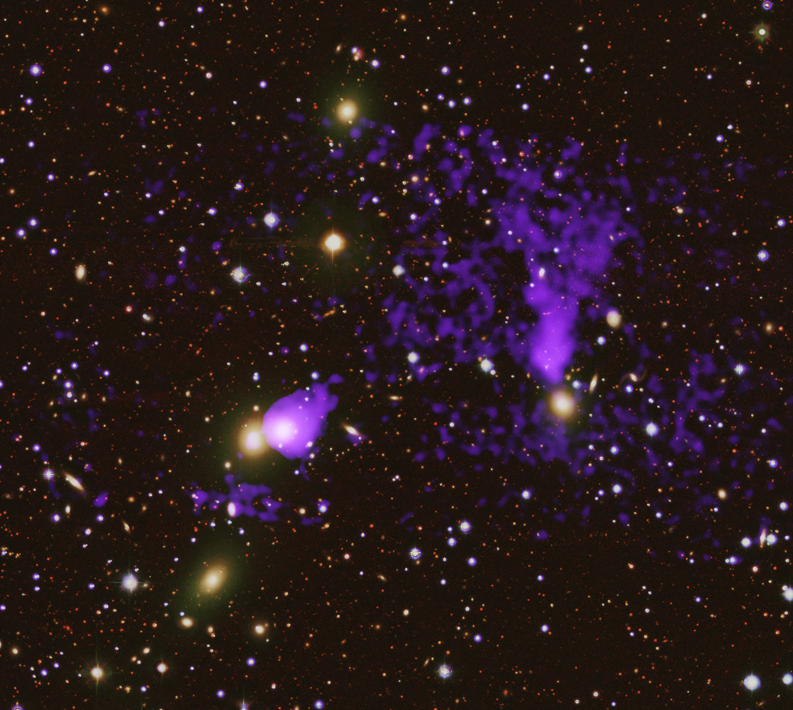 NASA’s Chandra Finds Galaxy Cluster That Crosses the Streams