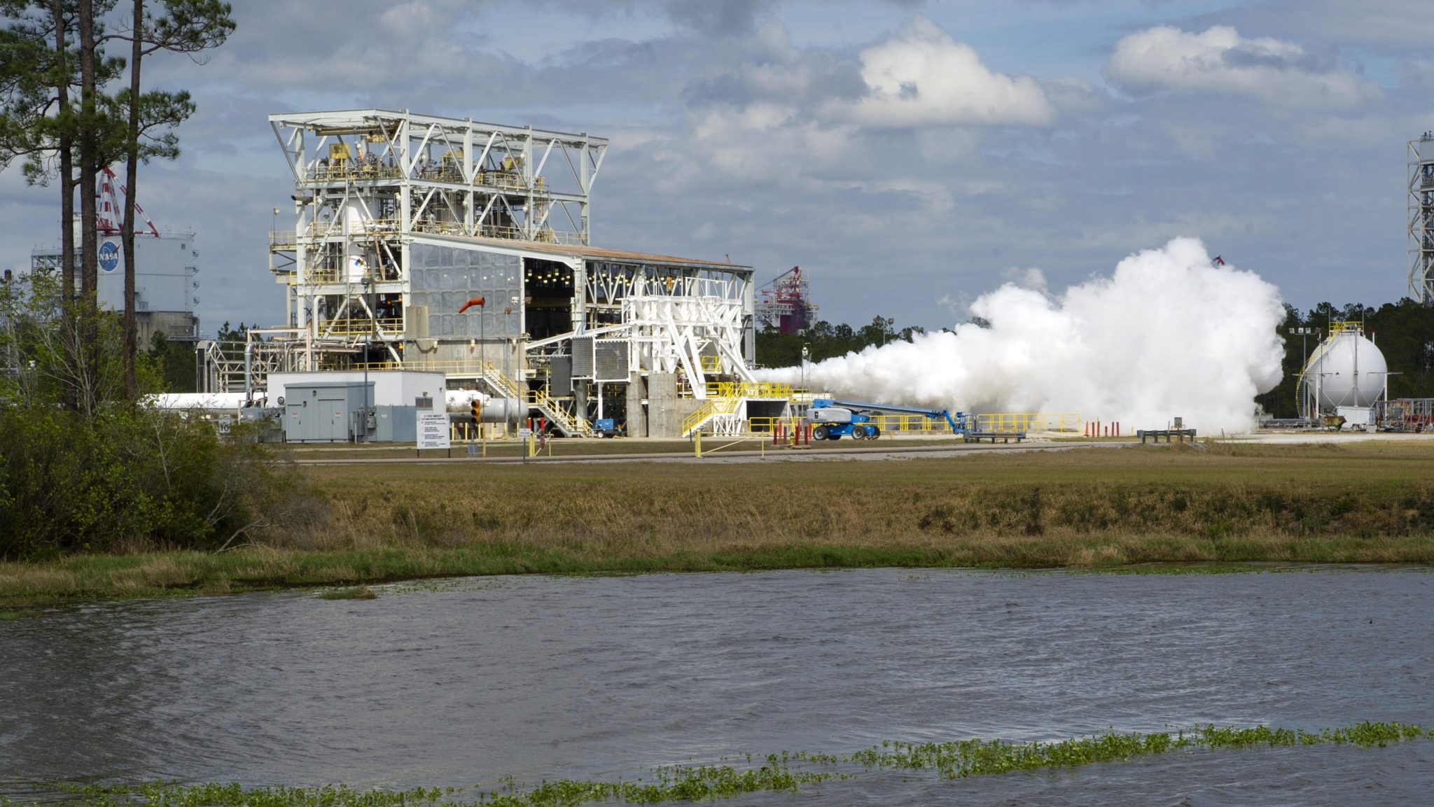 a liquid oxygen cold-flow activation test is conducted at Cell 2 of the E-1 Test Stand