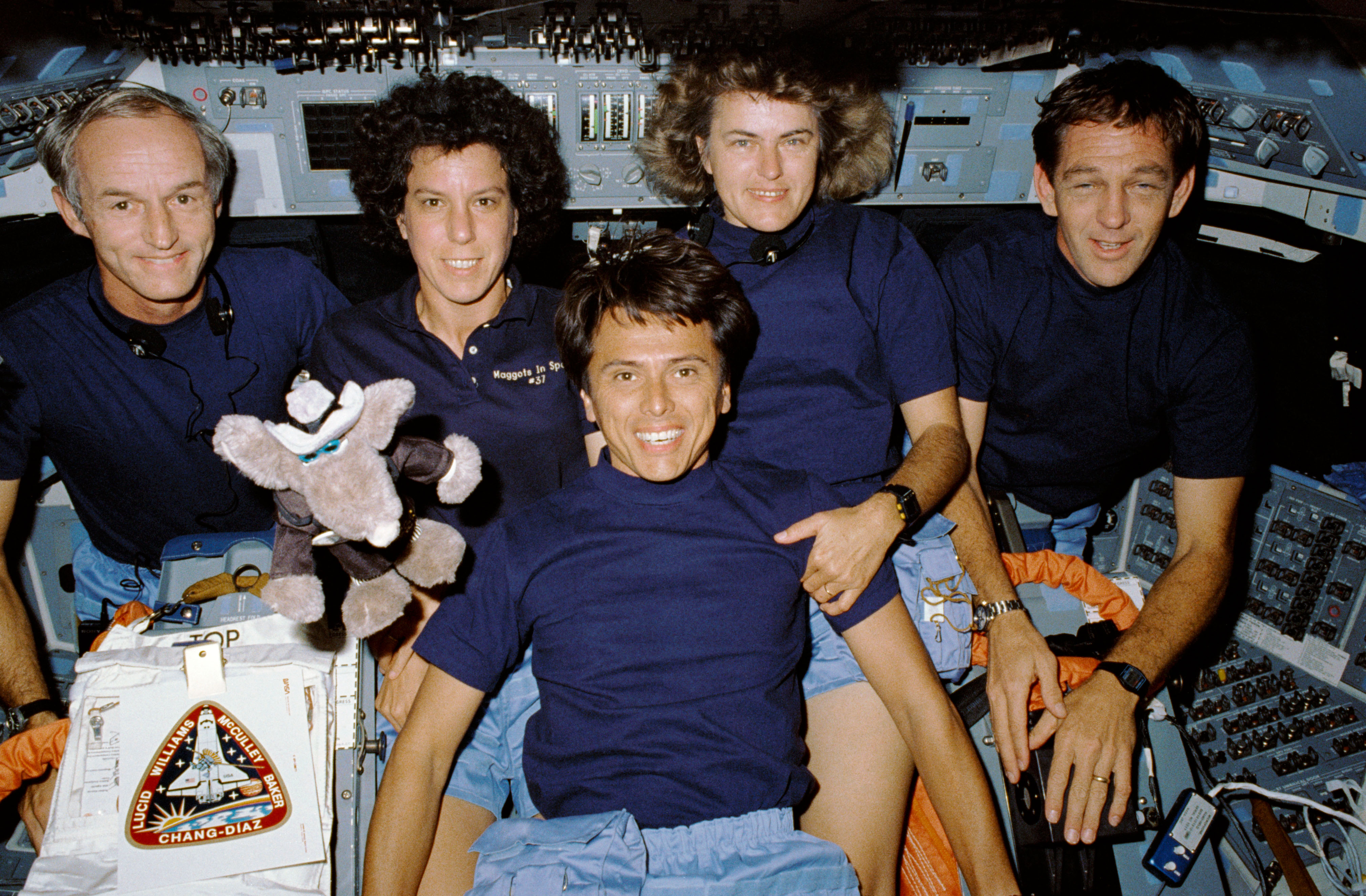 The STS-34 crew poses on Atlantis’ fight deck