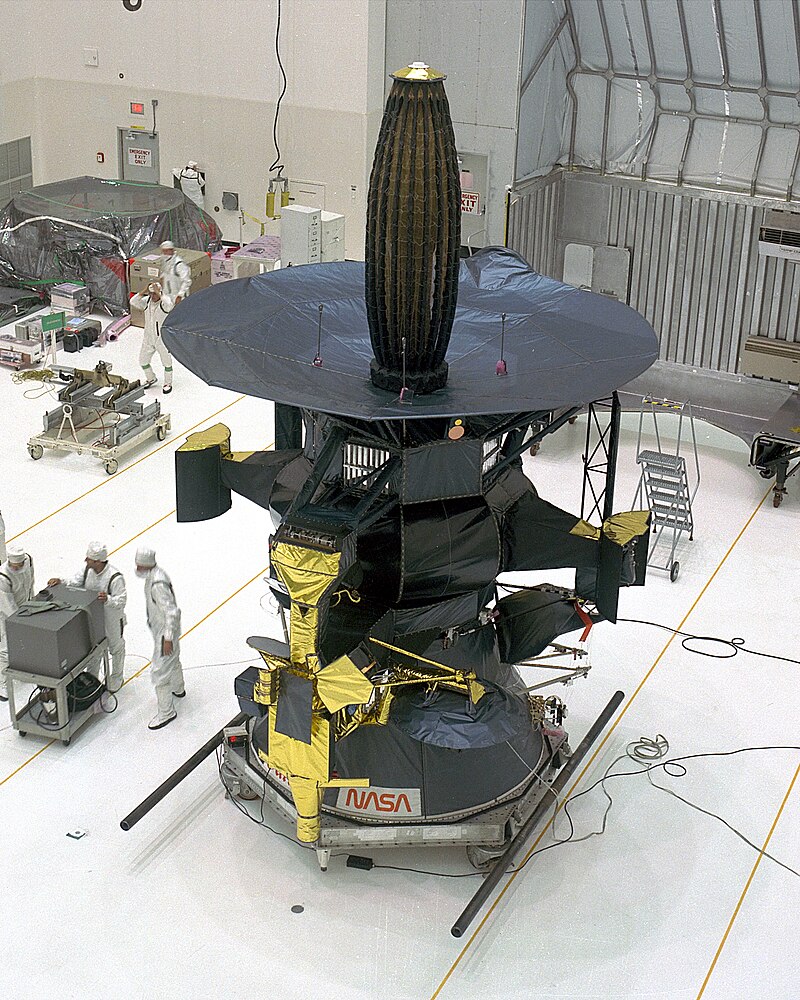 The Galileo orbiter during preflight processing