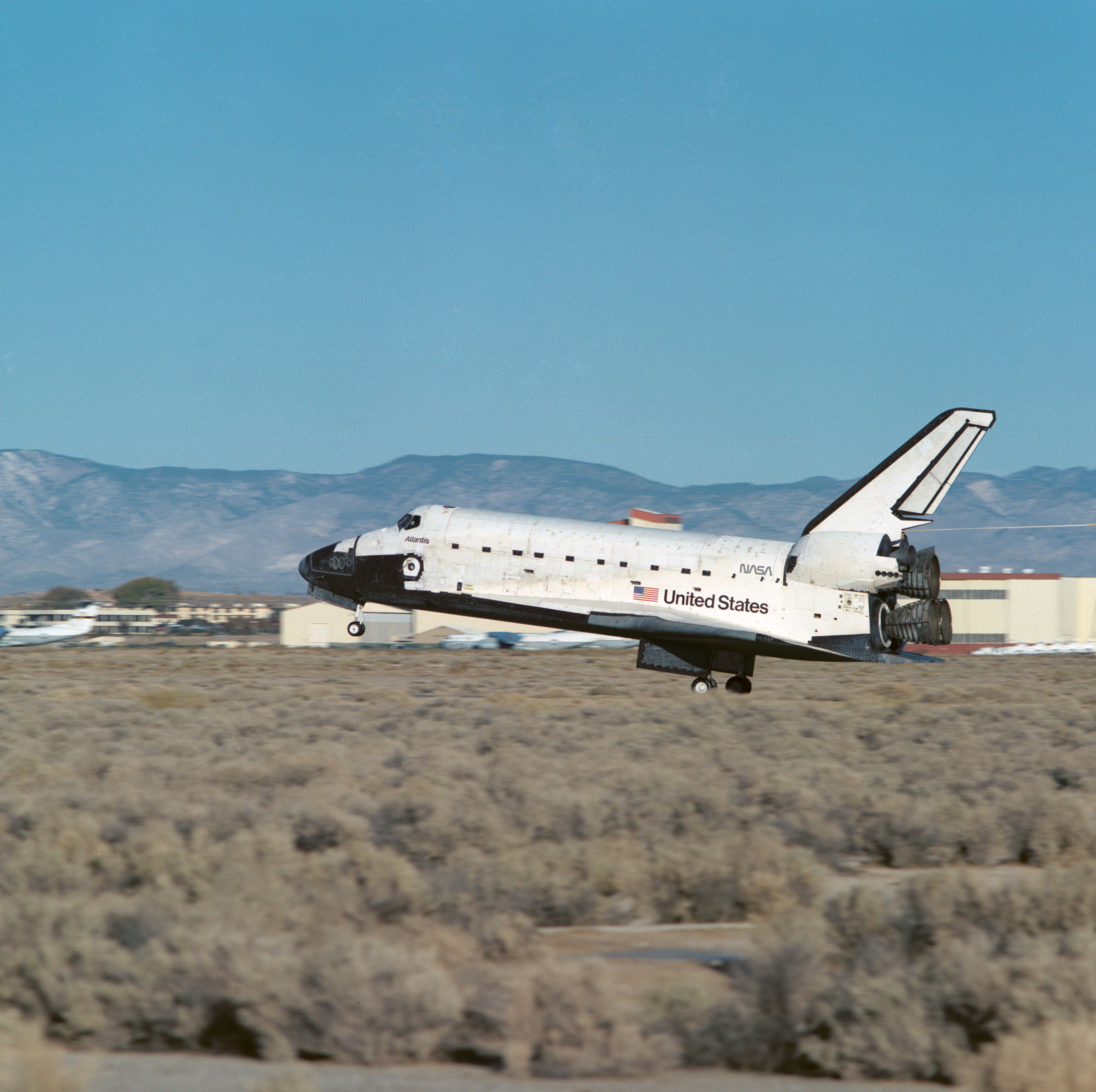 Atlantis makes a perfect touchdown at California's Edwards Air Force Base