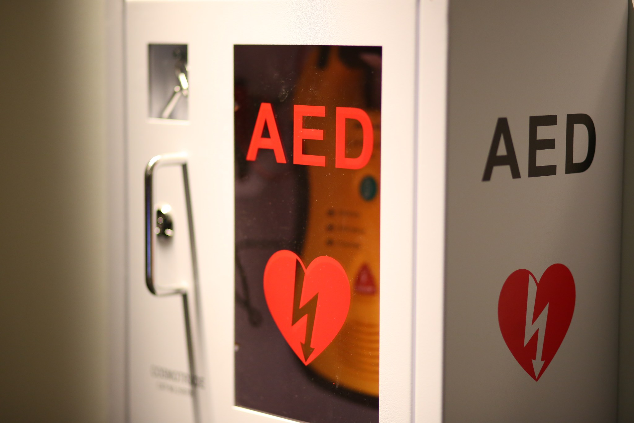 Picture of Automatic External Defibrillator (AED)